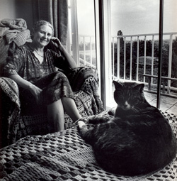 Doris Lessing and Cat 2 Doris Lessing and Cat 2