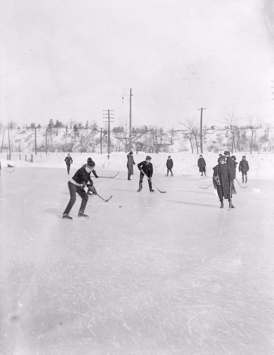 1900 Hockey on  Don flats (Riverdale Park)