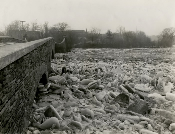 1929 Humber River, looking west from the bridge between Catherine St. & Old Mill Rd., Toronto, Ont.