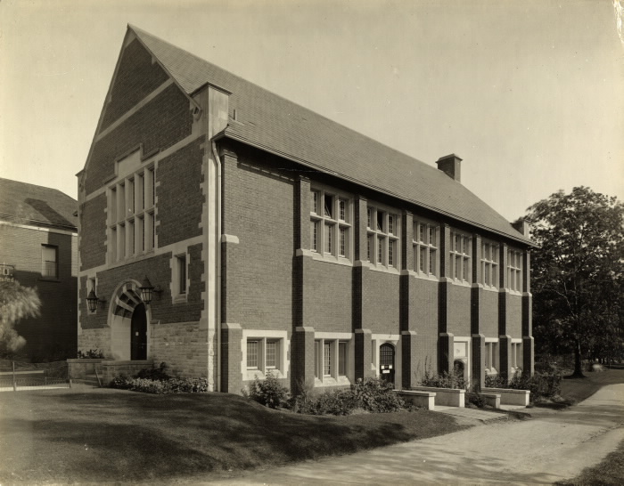Toronto Public Library; Beaches Branch, Queen St. E., s. side, w. of Lee Ave pictures-r-5429