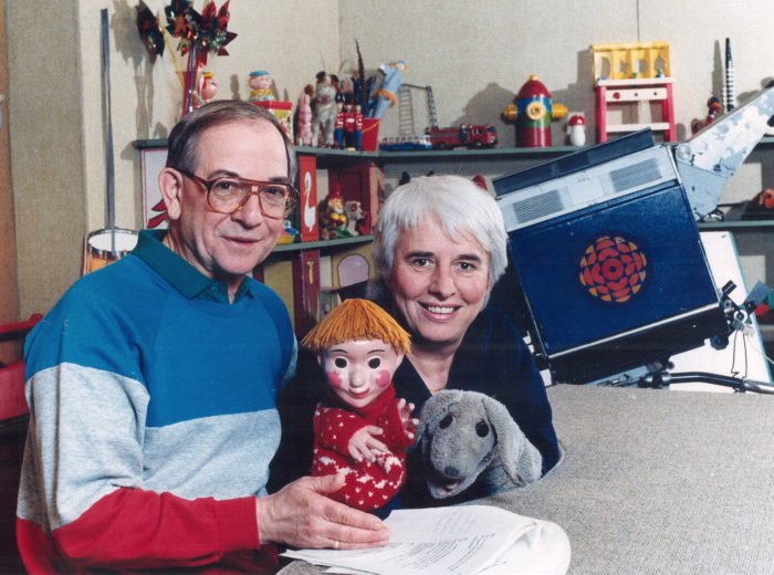 Ernie Coombs and puppeteer Judith Lawrence with puppets Casey and his dog Finnegan tspa_0040085f Ernie Coombs and puppeteer Judith Lawrence with puppets Casey and his dog Finnegan tspa_0040085f