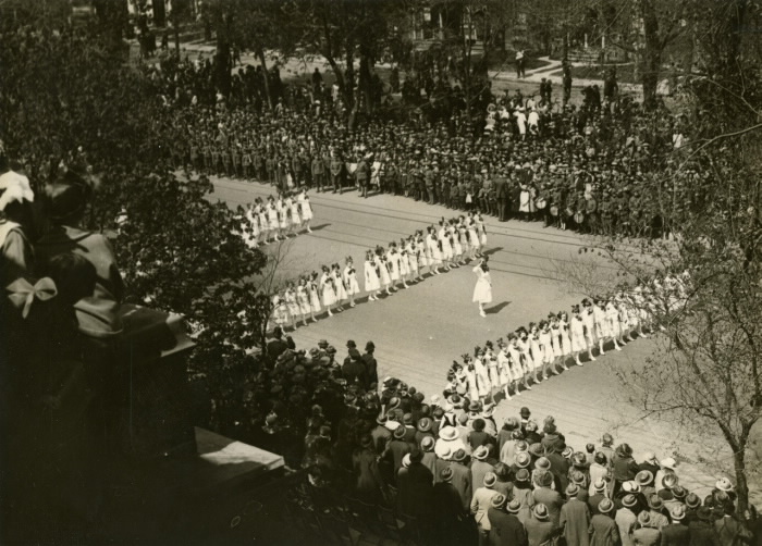 Toronto, Queen Victoria Day parade, 1923, looking east across University Ave from north of Elm Street (beside McCaul School).