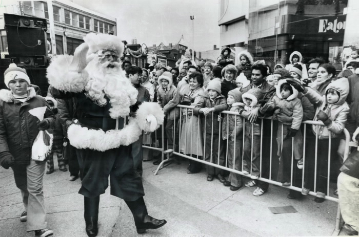 1979 Toronto Star photo Santa on foot at annual Eaton's parade Toronto 1979 Toronto Star photo Santa on foot at annual Eaton's parade Toronto