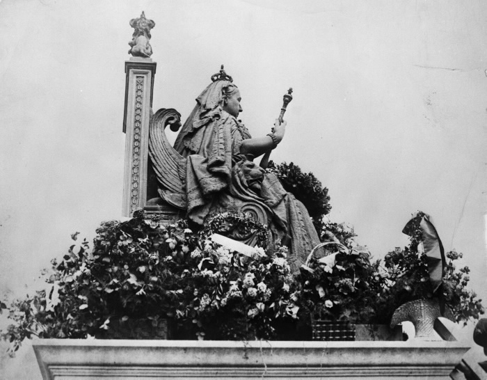 Statue of Queen Victoria in Queen's Park Toronto, 1913, decorated on Empire Day