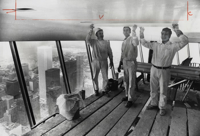 Seeing 90 Miles--or 1,500 Feet Down. The revolving restaurant in the Sky Pod of the CN Tower is 1,150 feet up, and offers a view of Niagara Falls on a clear day Toronto Star March 8 1976 Seeing 90 Miles--or 1,500 Feet Down. The revolving restaurant in the Sky Pod of the CN Tower is 1,150 feet up, and offers a view of Niagara Falls on a clear day Toronto Star March 8 1976
