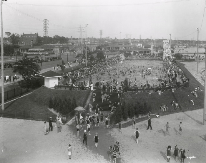 Sunnyside, swimming pool, looking east September 1925 Sunnyside, swimming pool, looking east September 1925