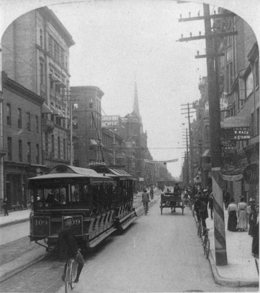 532px-King_Street_looking_east_from_Yonge_1900_Toronto
