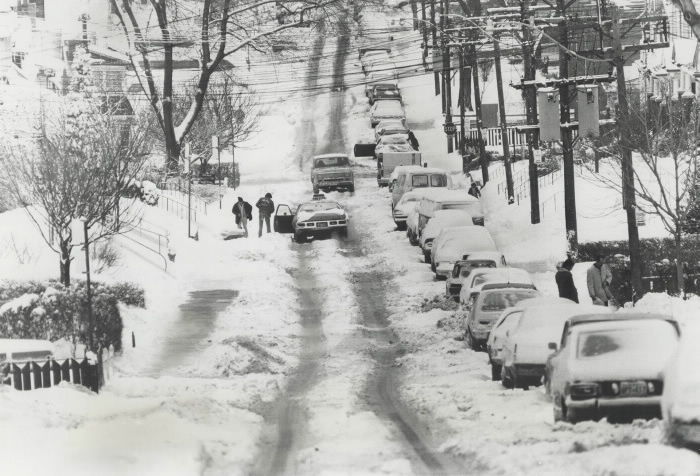 Weatherman's Christmas Present Snow Storm 1975