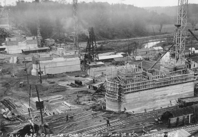Overview of piers starting to emerge from gorund