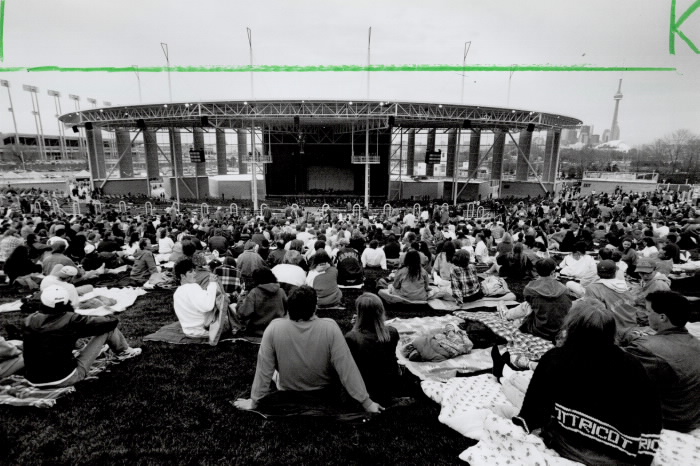 1995 photo Molson amphitheatre