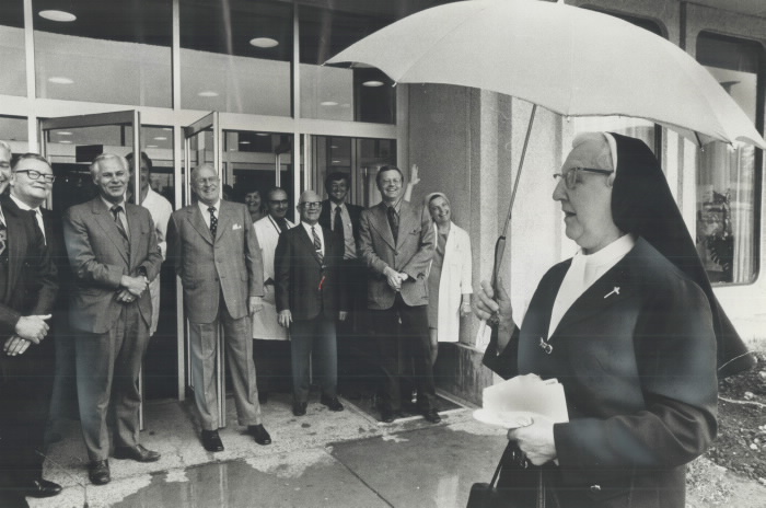 1972 vintage photo  Sister Marie de Liesse  administrator of Scarborough General Hospital since 1961  is the last of the Sisters of Misericorde to leave the hospital