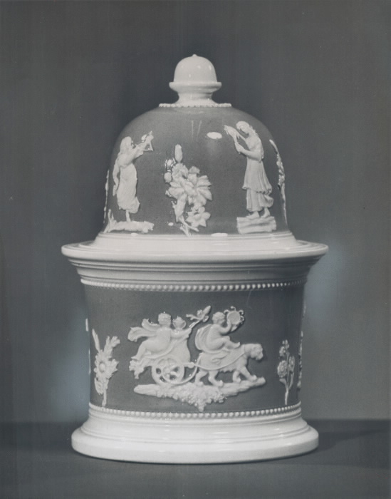 Antique spode pottery cookie jar was made in England around 1880. Moudlings are of Wedgwood type. Toronto Star Photography Archive 1971