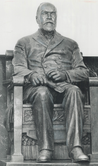 Timothy Eaton statue - believed to bring good luck if you rub the foot - 1976 Toronto Star Photograph Archives