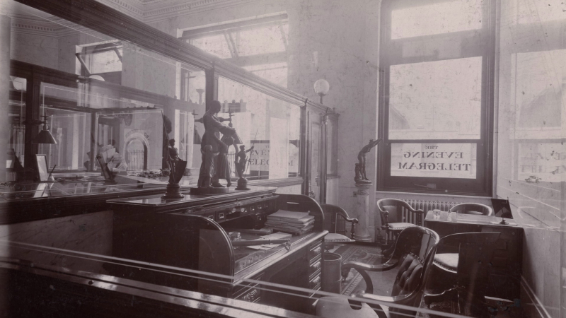 Vintage newspaper office (1) Vintage newspaper office (1)