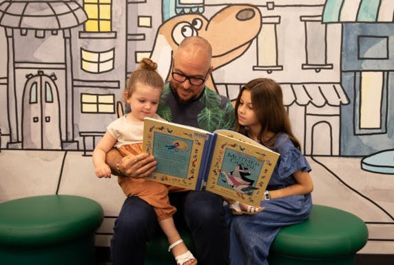 Family reading (2)
