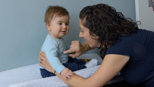 Child_with_adult_singing Child_with_adult_singing