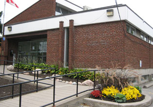 Victoria-village-library-01