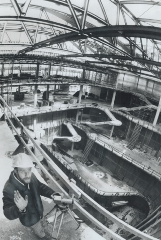 1976 Toronto Star Archives photo Under construction at 789 Yonge St. the new Metro Central Library