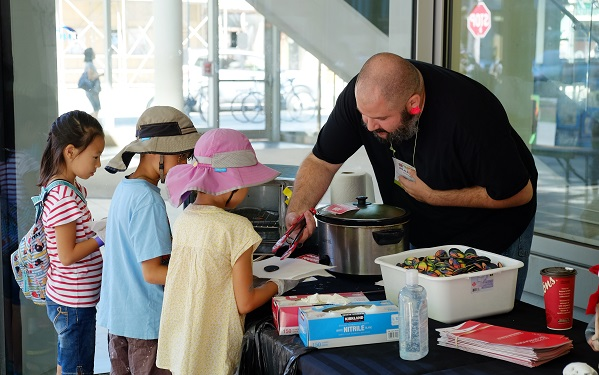 Outdoor Make It Market