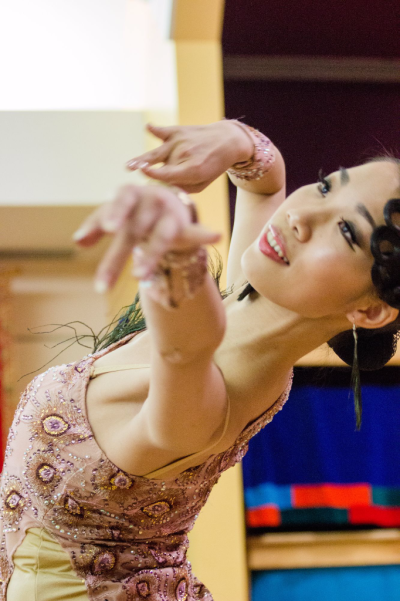 Mimi Starikova dancing