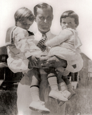 Photograph from HistoryPlace.com