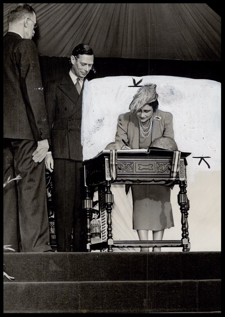 King and Queen sign Sudbury Register King and Queen sign Sudbury Register