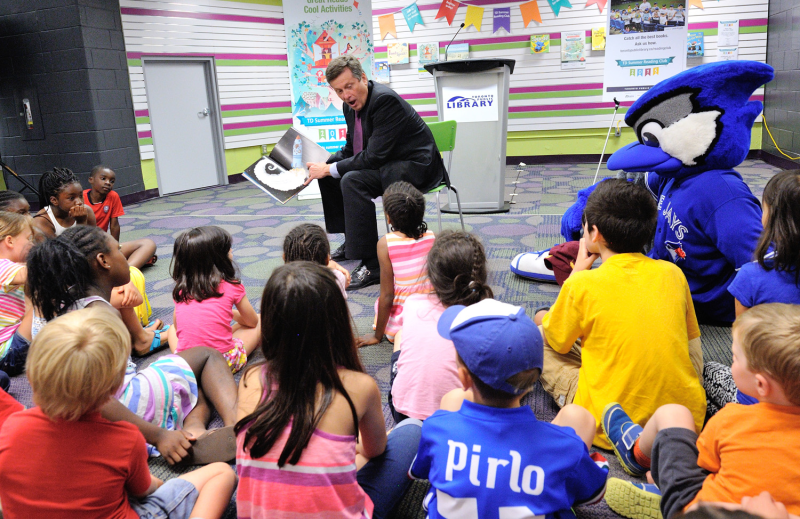 Toronto Mayor John Tory reads to the kids Toronto Mayor John Tory reads to the kids