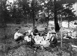 Arthur Conan Doyle and his family have a picnic in Alberta Arthur Conan Doyle and his family have a picnic in Alberta